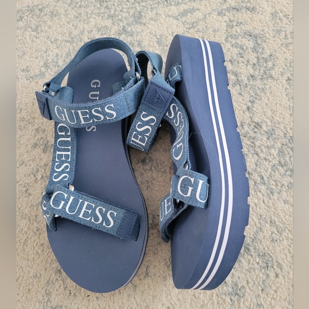 New GUESS Avin Wedge Sandal  Size 9.5 M